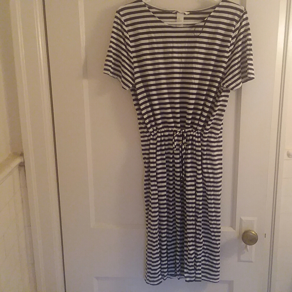 H&M Casuel Dress - Picture 1 of 8